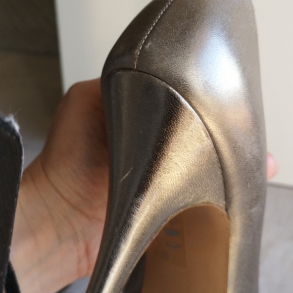 Leather gold and silver peep-toe pumps - Picture 13 of 16
